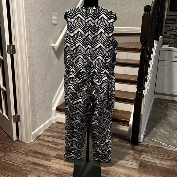 Blue and White J. Crew Linen Jump Suit side pockets 2 decorative back pockets - Picture 4 of 9